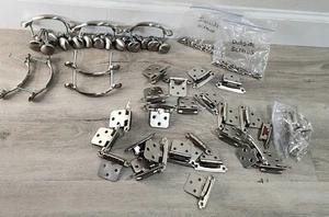 Spazzola per ferramenta cucina nichel satinato 13 pomelli estraibili armadio, 7 maniglie, 26 cerniere - Foto 1 di 9