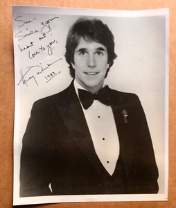 Henry Winkler foto d'epoca firmata autografata 8X10 firmata nel 1983 - Foto 1 di 12