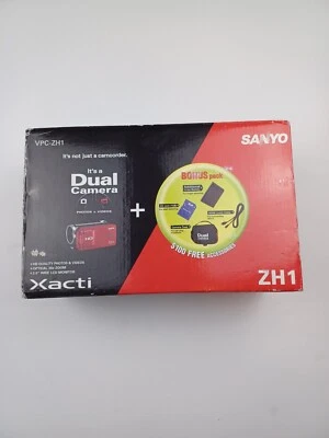 Sanyo Xacti VPC-ZH1 Dual Camera Bonus Pack - Image 1 of 4