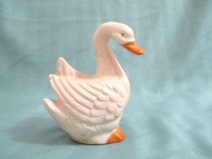 Vintage Takahashi Porcelain 3 1/2" Swan Figurine - Used - Picture 1 of 4