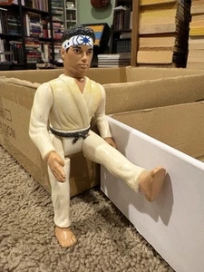 De colección 1986 REMCO The Karate Kid Daniel-san! Figura de acción de tres acciones, ¡funcionando! - Imagen 1 de 20
