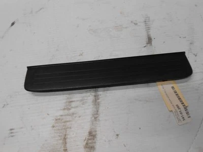 Toyota Prius 2007 puerta trasera izquierda izquierda lado del conductor umbral rasguño moldura       Foto 1 de 4