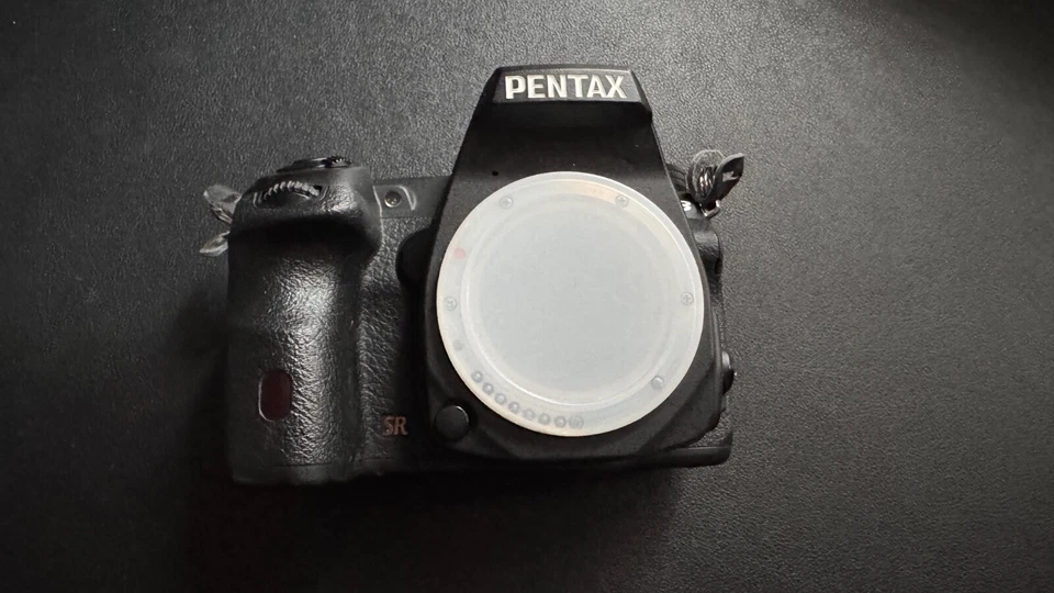 PENTAX K-3 DSLR-Kamera (Nur Gehäuse) - Bild 1 von 4