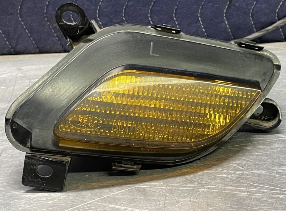 2003 Ford Escort ZX2 Driver LH Grille Mount Turn Signal Parking Lamp Assembly - Image 1 of 4
