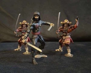 Schleich Samurai Bundle 3 Pieces 2 Red Samurai, 1 Black Samurai Collectibles - Picture 1 of 12