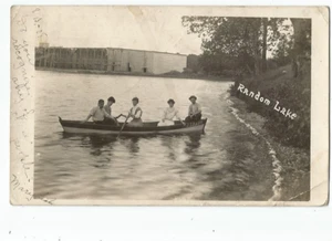 Postal Random Lake, WI Wisconsin 1908 RPPC, navegantes - Imagen 1 de 2
