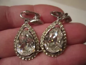 VINTAGE LARGE SPARKLING CRYSTALS DESIGN EARRINGS - OFC-9 - Picture 1 of 4