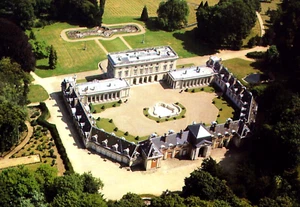 Postal Chateau de Bizy vista aérea Vernon Normandía Eure Francia alrededor de 1980 - Imagen 1 de 2