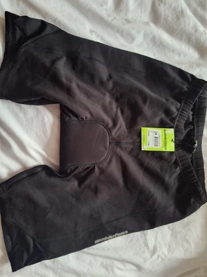Muddyfox Cycling Shorts Large Black BNWT - Image 1 of 3