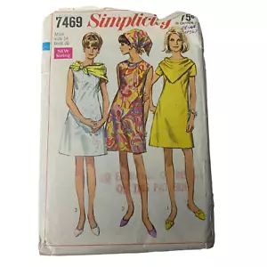 Vintage 70s Simplicity 7469 Pattern Misses 8-16 Collarless Dress Scarves Zip Cut - Picture 1 of 4