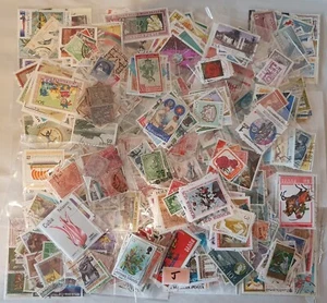 70+ PAQUETES DE SELLOS DEL MUNDO - TODOS FUERA DE PAPEL - TODOS DIFERENTES - 1000+++ SELLOS #2 - Imagen 1 de 19