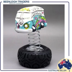 VW Kombi Styled DESKTOP SPRING ORNAMENT Great Gift For The Enthusiast Brand New - Foto 1 di 10