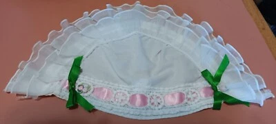 GORRAS DE DÍA ESTILO GUERRA CIVIL tu elección de algodón blanco adornado con encaje y cintas Foto 1 de 4