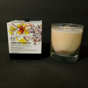 The Body Shop Jasmine & White Frangipani Scented 7 Oz. Candle - Picture 1 of 5