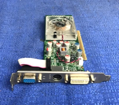 EVGA NVIDIA GeForce 8400 GS (512P1N724LR) 512MB DDR2 SDRAM PCI Graphics Adapter - Image 1 of 4