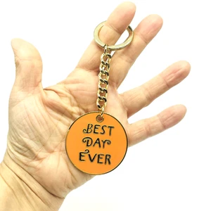 Vintage Schlüsselanhänger " Best Day Ever " groß emailliert Anhänger Key Fob - Bild 1 von 4