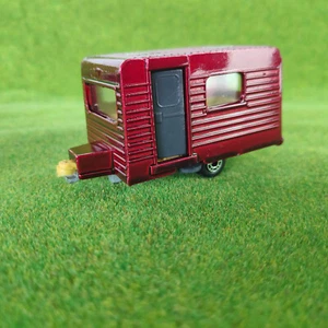 Matchbox 1-75 Caravan Trailer 1978 MB31 / Candy Red / Yellow / Bulgarian Base - Picture 1 of 6