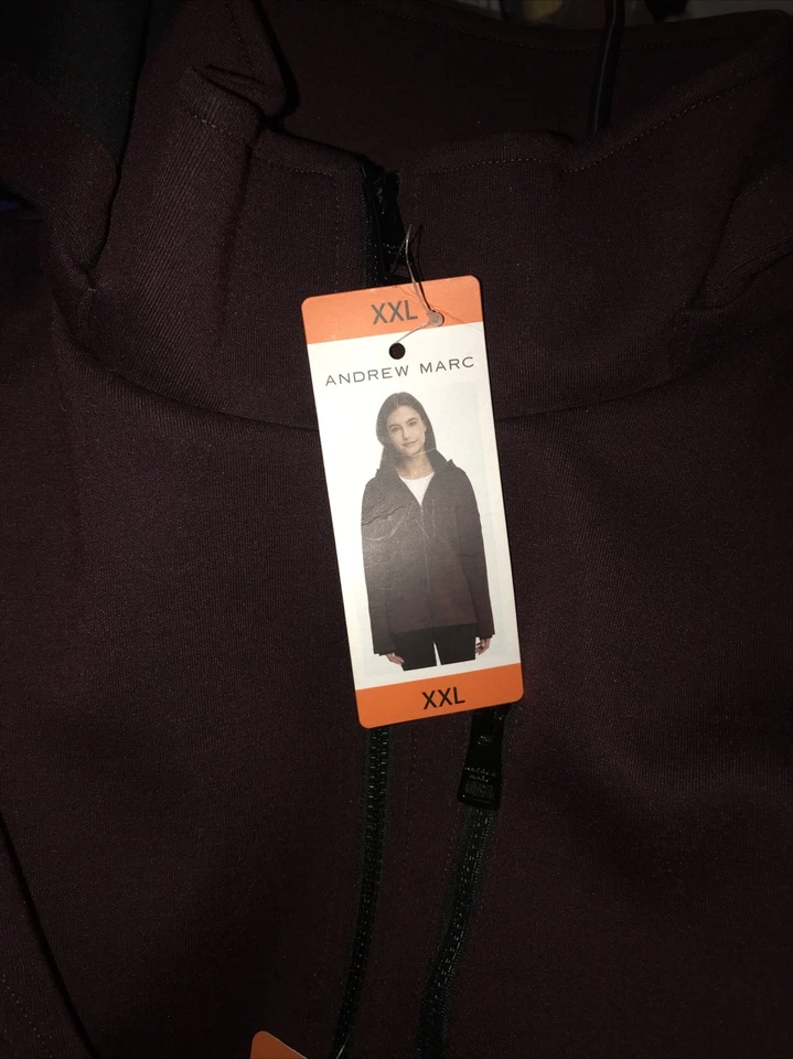 Chaqueta tejida Andre Marc para mujer color vino. Sudadera con capucha extraíble Foto 1 de 1