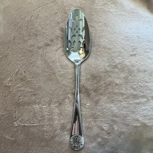 KIRK STIEFF Williamsburg Royal Shell Stainless 18/8 Pierced Serving Spoon - Picture 1 of 6