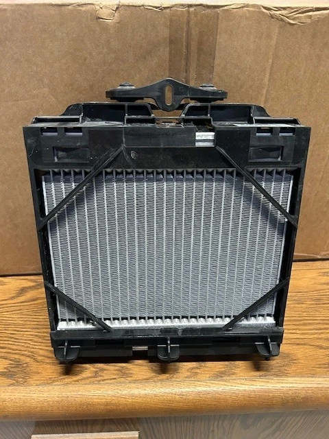 Radiador auxiliar - BMW (17-11-7-802-662) - Imagem 1 de 4