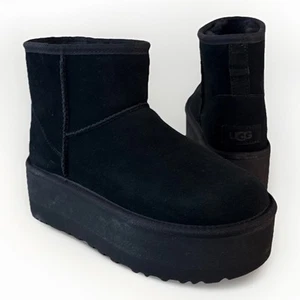 BOTAS MUJER UGG CLASSIC MINI PLATAFORMA NEGRAS TALLA 6 1134991 (100% AUTÉNTICAS) - Imagen 1 de 17