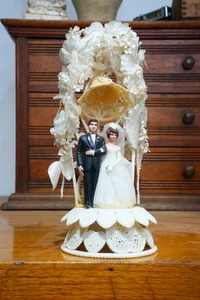 Antique Art Deco Bride Groom Wedding Topper Flowers Sculpture Bell Lace Stand - Picture 1 of 9