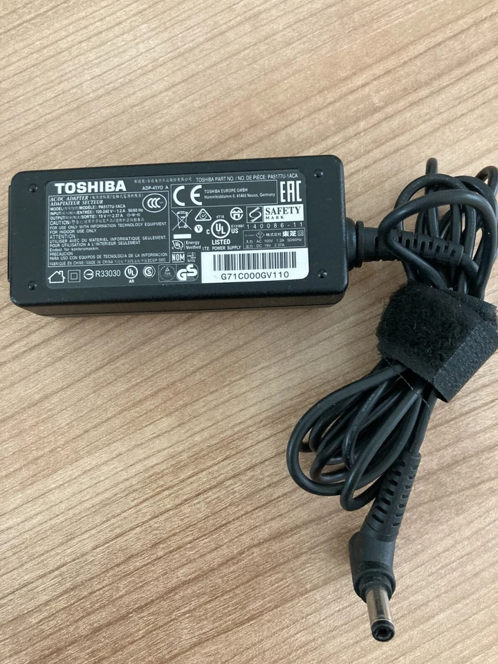 Toshiba AC/DC Adapter 19V - Bild 1 von 1