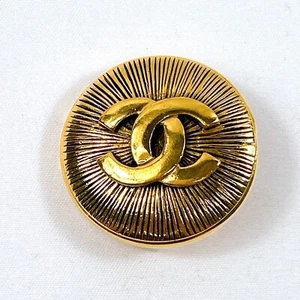 CHANEL Vintage Round Brooch CC Logo Sunburst Goldtone Pin Authentic JAPAN B1594 - Picture 1 of 9