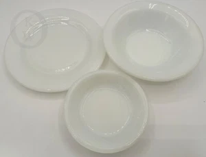 Nuevo de Lote Antiguo*3 piezas*Vintage*Fire King*BLANCO*Mercancía de Restaurante*Sopa, cuencos de bayas y plato de 6,75"* - Imagen 1 de 7