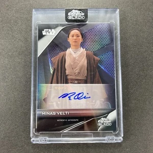Autógrafo Topps Star Wars 2023 cromo negro Ming Qiu como Minas Velti #A-QI - Imagen 1 de 2