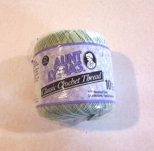 Tante Lydias frostiges grünes gehäkeltes mercerisiertes Baumwollgarn Größe 10 - Bild 1 von 3