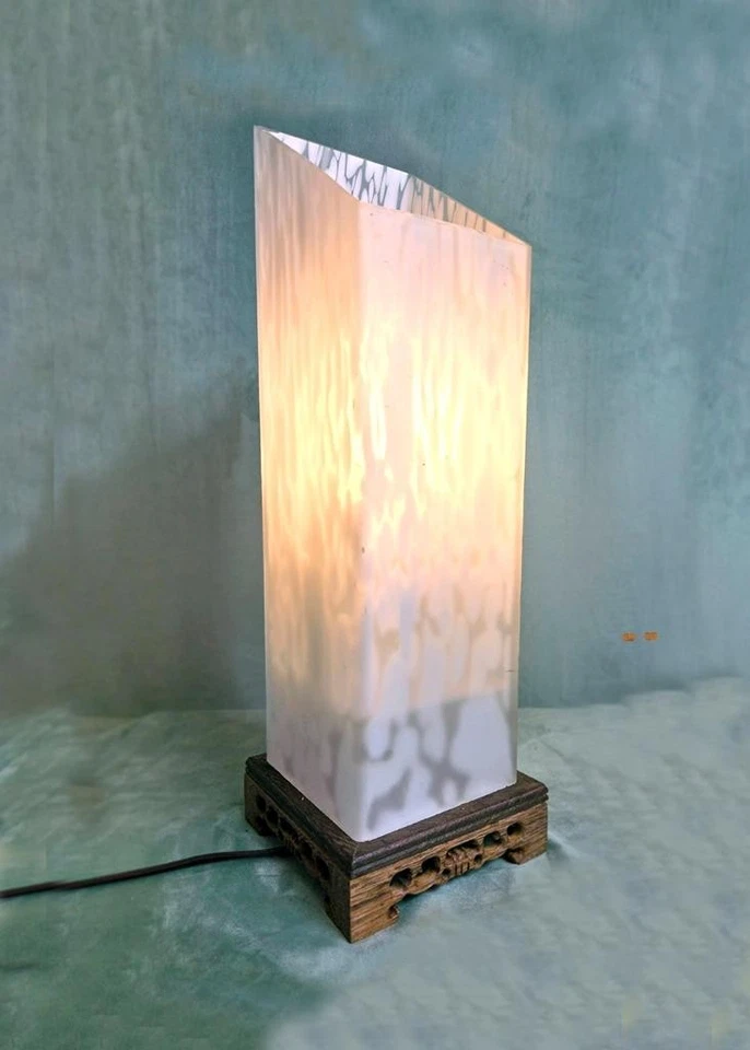 Lámpara de mesa vintage años 70 vidrio esmerilado 5"X15" base madera - 2 disponibles  Foto 1 de 1