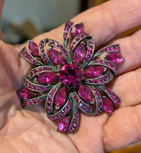 Rafaelian Hot Pink Flower  Brooch  - Picture 1 of 3