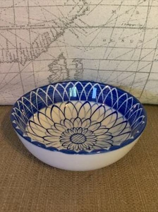 VINTAGE Small Porcelain Fruit Snack Bowl FLORAL Daisy Blue White 4.5” - Picture 1 of 5