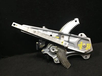 07 08 09 10 11 12 尼桑 VERSA 后方右通行证调节器 带电机 原始设备制造商 D17 — 第 1/4 张图片