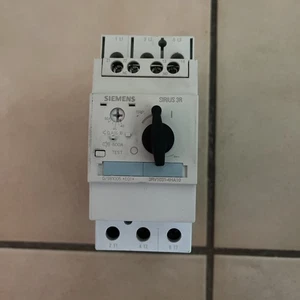 Siemens Motorschutzschalter 3RV1031-4HA10 40- 50A Guter Gebrauchter Zustand - Bild 1 von 3