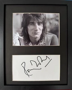 Ronnie Wood Rolling Stones Guitarist, (10'x8' inch) Hand Signed Card & AFTAL COA - Picture 1 of 5