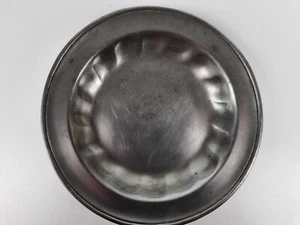 Plato de peltre belga Les Potstainiers Hutois bandeja de cenizas cuenco 15 cm vintage - Imagen 1 de 9