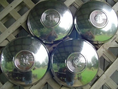 Pontiac Streamliner 1947 1948 cupé Chief Star Chief tapacubos cubiertas de rueda Foto 1 de 4