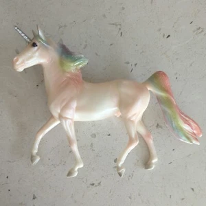 Breyer Magical Unicorn Horse Rainbow Glitter - Picture 1 of 12