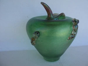 Lovely signed Daniel Vargas iridescent glass apple & worms, Arte Vargas Studio - Picture 1 of 12