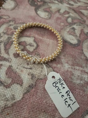 PULSERA PERLAS -- Falsa para muñeca pequeña Foto 1 de 3