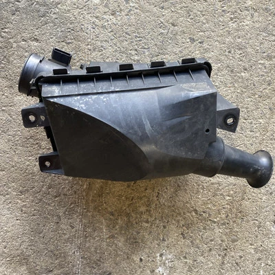 03 04 Lincoln Town Car 4.6L Air Intake Cleaner Box Complete - Image 1 of 4