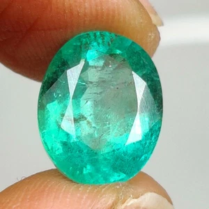 Certificado 2,78 CT - Esmeralda natural de Zambia brillo especial forma ovalada - 7394 - Imagen 1 de 4