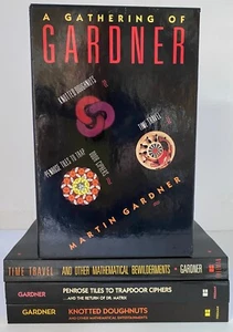 Gathering of Gardner: Penrose Titles Time Travel Knotted Donuts 3V Box Set - Bild 1 von 5
