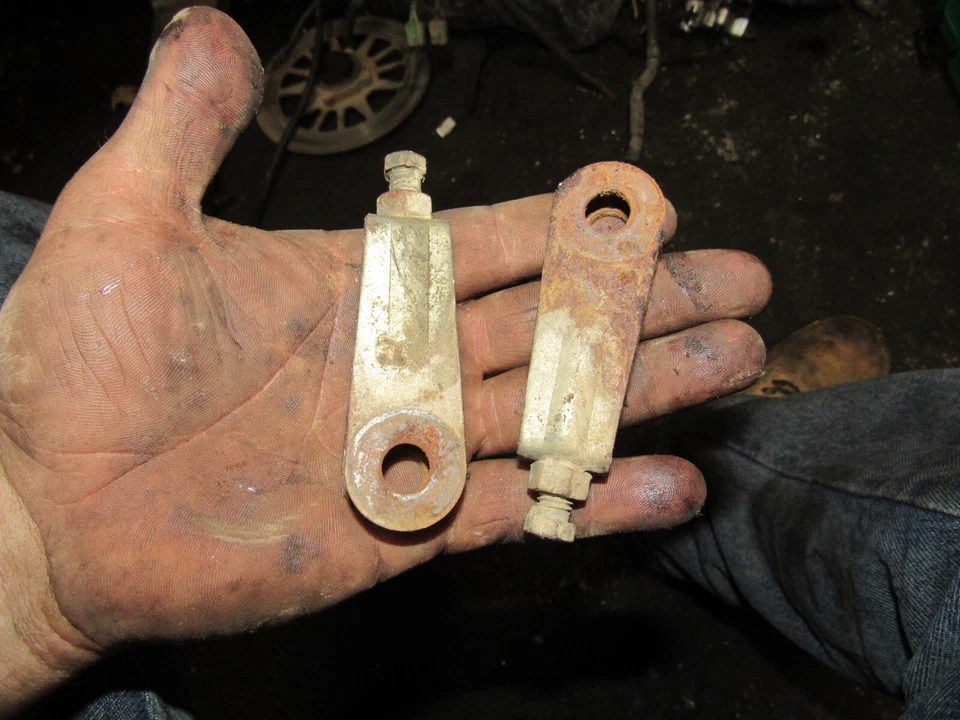 Yamaha YFM350 X WARRIOR 1999 tensores ajustadores de cadena de transmisión Foto 1 de 1