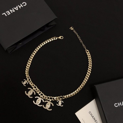 ?CHANEL Catena Design Cristallo Intarsiato Corto 5 CCS Collana con Strass 24C