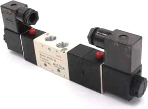 4V230C-08 DC 12V Pneumatik Luft Magnetventil 3 Positionen 5 Wege PT1/4 intern - Bild 1 von 4
