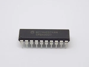 1xMOTOROLA MC74HC574AN 74HC574 DIP-20 - Picture 1 of 3