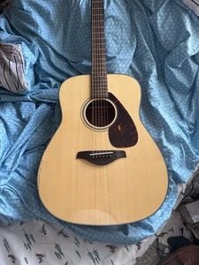 Yamaha FG700S Folk 6 corde chitarra acustica scatola aperta con crepa risolvibile - Foto 1 di 17